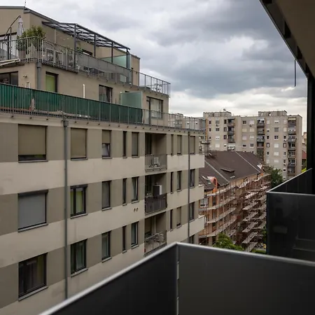 Atrium With Free Parking And Ac דירה בודפשט