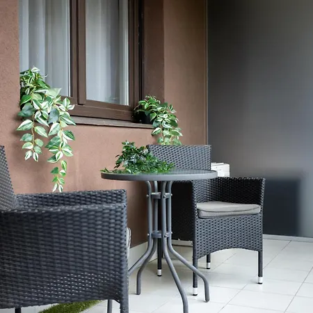 Atrium With Free Parking And Ac Apartamento *